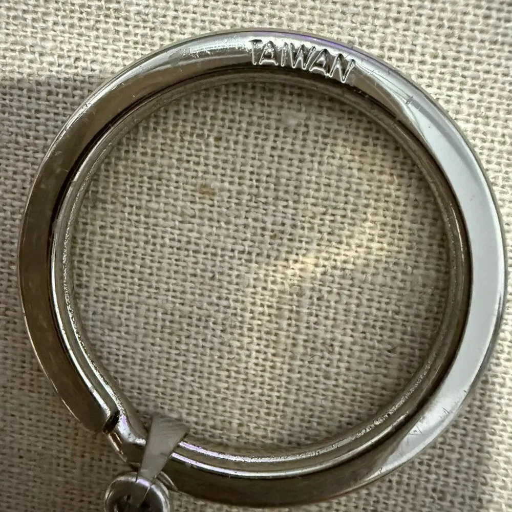 Brighton Silver Keyring with Curved Horn Charm – Vintage Style
